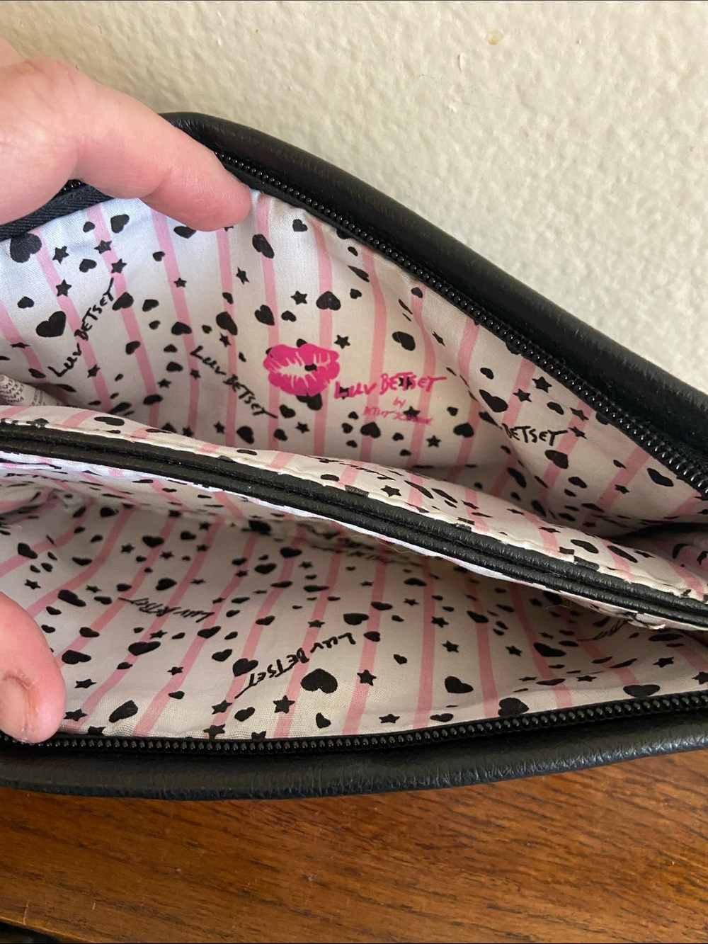 LUV BETSEY BY BETSEY JOHNSON Dog Wristlet Wallet - Picture 4 of 12